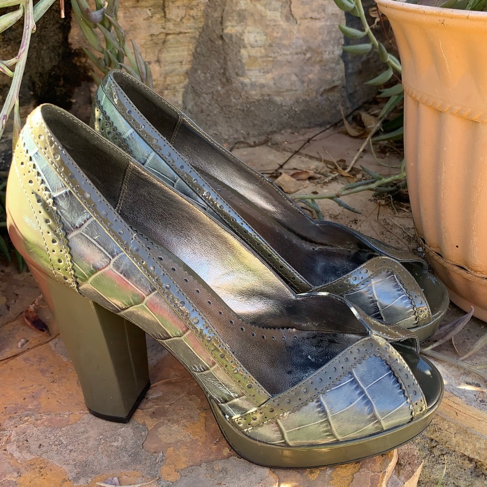 Coach Open Toe Patent Croc Olive Heels Size 5.5 EUC